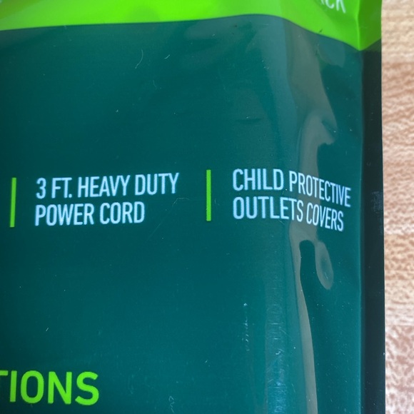 Greenlite  Tier 1 Advanced Power Strip Factory Sealed New Idea for PC and TV - Picture 5 of 6